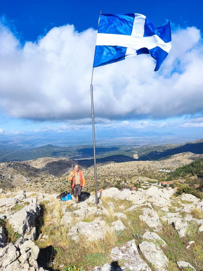 Υψώθηκε η Γαλανόλευκη στα Βέρβενα!