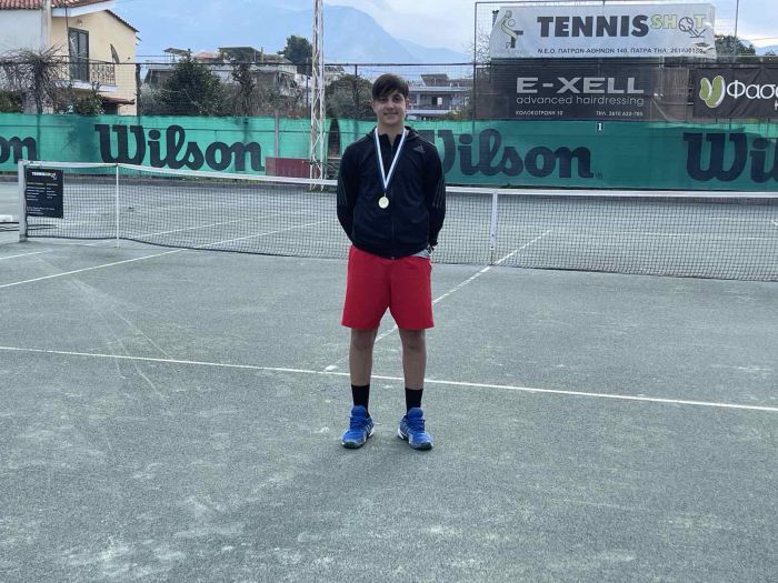 &Tau;έ&nu;&iota;&sigmaf; | 3&omicron;&sigmaf; &omicron; &Mu;ί&tau;&alpha;&lambda;&alpha;&sigmaf; &sigma;&tau;&omicron; &Epsilon;3 &tau;&eta;&sigmaf; &Pi;ά&tau;&rho;&alpha;&sigmaf;