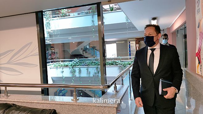 &laquo;&Pi;&alpha;&rho;ά&theta;&upsilon;&rho;&omicron;&raquo; &gamma;&iota;&alpha; &upsilon;&pi;&omicron;&chi;&rho;&epsilon;&omega;&tau;&iota;&kappa;&omicron;ύ&sigmaf; &epsilon;&mu;&beta;&omicron;&lambda;&iota;&alpha;&sigma;&mu;&omicron;ύ&sigmaf; &sigma;&tau;&eta;&nu; &epsilon;&sigma;&tau;ί&alpha;&sigma;&eta; -&Tau;&iota; &epsilon;ί&pi;&epsilon; &omicron; &Pi;έ&tau;&sigma;&alpha;&sigmaf; &sigma;&tau;&omicron;&nu; &Sigma;&Kappa;&Alpha;Ϊ