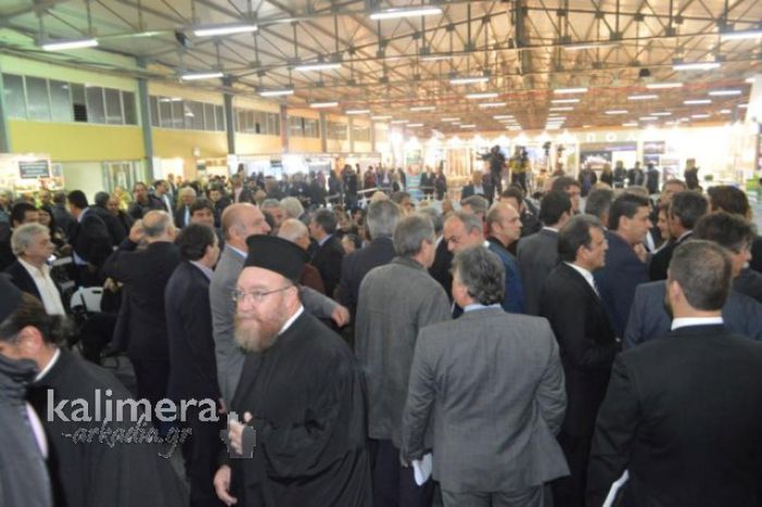 &laquo;&Pi;&epsilon;&lambda;&omicron;&pi;ό&nu;&nu;&eta;&sigma;&omicron;&sigmaf; Expo&raquo;: &Pi;ά&nu;&omega; &alpha;&pi;ό 25.000 &kappa;ό&sigma;&mu;&omicron;&sigmaf; &epsilon;&pi;&iota;&sigma;&kappa;έ&phi;&theta;&eta;&kappa;&epsilon; &tau;&eta;&nu; έ&kappa;&theta;&epsilon;&sigma;&eta; &sigma;&tau;&eta;&nu; &Tau;&rho;ί&pi;&omicron;&lambda;&eta;! (vd)