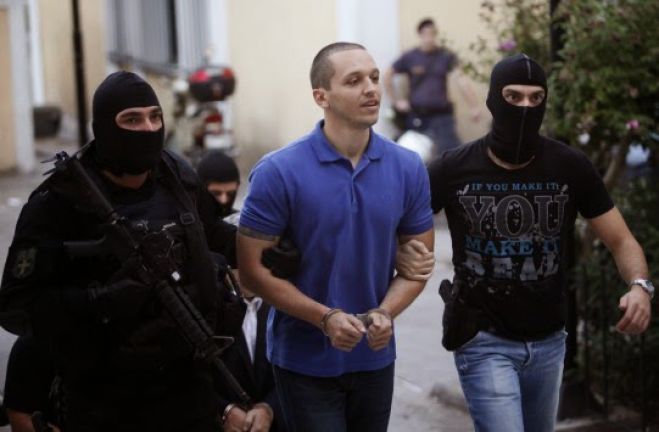 &Sigma;&tau;&eta; &phi;&upsilon;&lambda;&alpha;&kappa;ή &kappa;&alpha;&iota; &omicron; &Kappa;&alpha;&sigma;&iota;&delta;&iota;ά&rho;&eta;&sigmaf; - &Alpha;&nu;&alpha;&beta;&rho;&alpha;&sigma;&mu;ό&sigmaf; &epsilon;&pi;&iota;&kappa;&rho;&alpha;&tau;&epsilon;ί &sigma;&tau;&eta; &Chi;&rho;&upsilon;&sigma;ή &Alpha;&upsilon;&gamma;ή (vd)