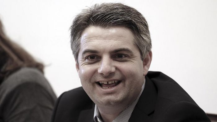 &Omicron;&delta;&upsilon;&sigma;&sigma;έ&alpha;&sigmaf;: "Ή&rho;&theta;&epsilon; &omicron; &Tau;&sigma;ί&pi;&rho;&alpha;&sigmaf; &sigma;&tau;&eta;&nu; &Alpha;&rho;&kappa;&alpha;&delta;ί&alpha; &kappa;&alpha;&iota; έ&pi;&iota;&alpha;&sigma;&epsilon; &phi;&omega;&tau;&iota;ά &tau;&omicron; &Mu;&alpha;ί&nu;&alpha;&lambda;&omicron;. &Tau;ύ&chi;&eta; &beta;&omicron;&upsilon;&nu;ό"!