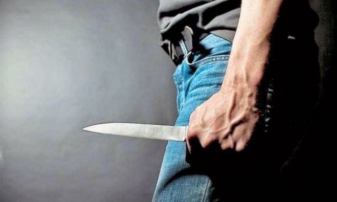 Ά&gamma;&rho;&iota;&omicron; έ&gamma;&kappa;&lambda;&eta;&mu;&alpha; &sigma;&tau;&eta;&nu; &Pi;ά&tau;&rho;&alpha;! Έ&sigma;&phi;&alpha;&xi;&epsilon; &tau;&eta; &gamma;&upsilon;&nu;&alpha;ί&kappa;&alpha; &tau;&omicron;&upsilon; &mu;&pi;&rho;&omicron;&sigma;&tau;ά &sigma;&tau;&alpha; &mu;ά&tau;&iota;&alpha; &tau;&omicron;&upsilon; &gamma;&iota;&omicron;&upsilon; &tau;&omicron;&upsilon;&sigmaf;