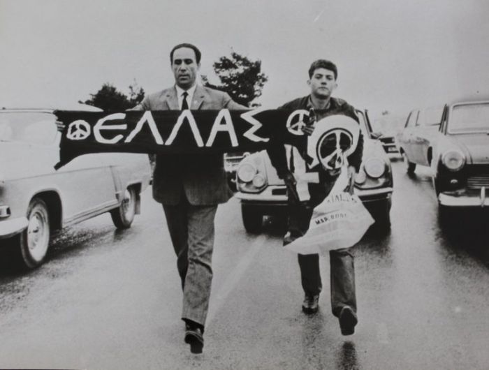 &Tau;&omicron; tweet &tau;&omicron;&upsilon; &Alpha;&lambda;έ&xi;&eta; &Tau;&sigma;ί&pi;&rho;&alpha; &gamma;&iota;&alpha; &tau;&omicron;&nu; &Alpha;&rho;&kappa;ά&delta;&alpha; &Gamma;&rho;&eta;&gamma;ό&rho;&eta; &Lambda;&alpha;&mu;&pi;&rho;ά&kappa;&eta;