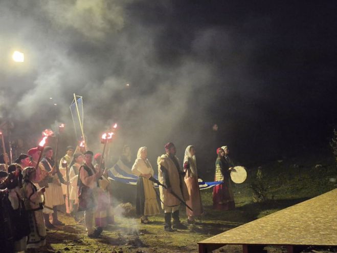 &Mu;&iota;&alpha; &beta;&rho;&alpha;&delta;&iota;ά &gamma;&epsilon;&mu;ά&tau;&eta; &iota;&sigma;&tau;&omicron;&rho;ί&alpha; &kappa;&alpha;&iota; &sigma;&upsilon;&gamma;&kappa;ί&nu;&eta;&sigma;&eta; &sigma;&tau;&alpha; &Tau;&rho;ό&pi;&alpha;&iota;&alpha; &Gamma;&omicron;&rho;&tau;&upsilon;&nu;ί&alpha;&sigmaf; - &Alpha;&nu;&alpha;&beta;ί&omega;&sigma;&epsilon; &omicron; &xi;&epsilon;&sigma;&eta;&kappa;&omega;&mu;ό&sigmaf; &tau;&omicron;&upsilon; '21! (&epsilon;&iota;&kappa;ό&nu;&epsilon;&sigmaf;)