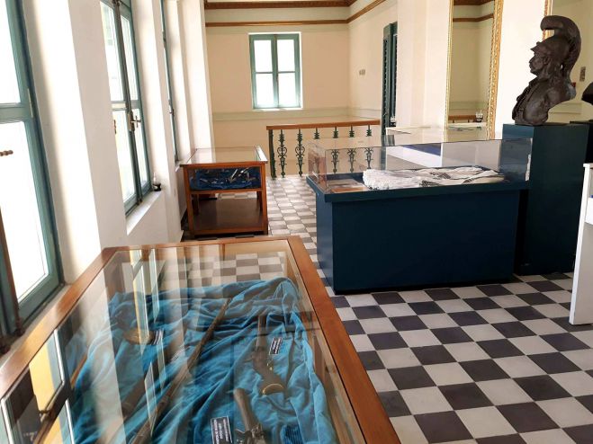 Ά&lambda;&omega;&sigma;&eta; | &Kappa;&epsilon;&iota;&mu;ή&lambda;&iota;&alpha;, &pi;ί&nu;&alpha;&kappa;&epsilon;&sigmaf; &kappa;&alpha;&iota; ό&pi;&lambda;&alpha; &tau;&eta;&sigmaf; &epsilon;&pi;&omicron;&chi;ή&sigmaf; &sigma;&tau;&omicron; &Pi;&omicron;&lambda;&epsilon;&mu;&iota;&kappa;ό &Mu;&omicron;&upsilon;&sigma;&epsilon;ί&omicron; &Tau;&rho;ί&pi;&omicron;&lambda;&eta;&sigmaf;