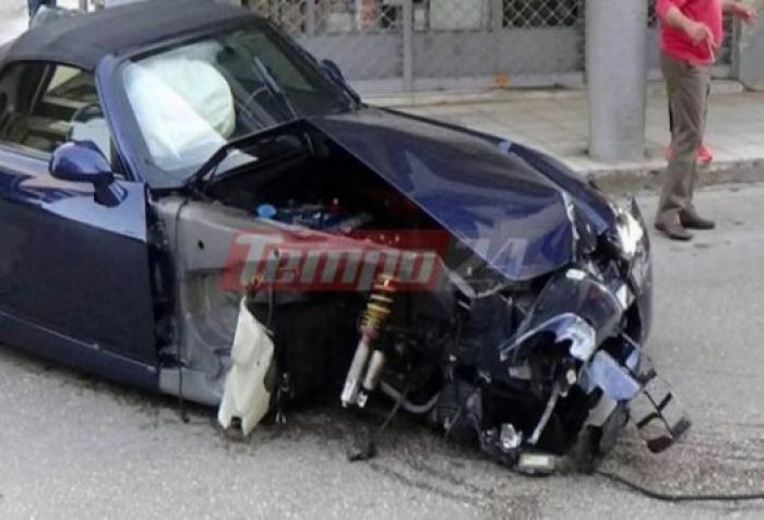 Τροχαίο στην Πάτρα: Διαλύθηκε το πολυτελές αυτοκίνητο! Σώθηκαν από θαύμα