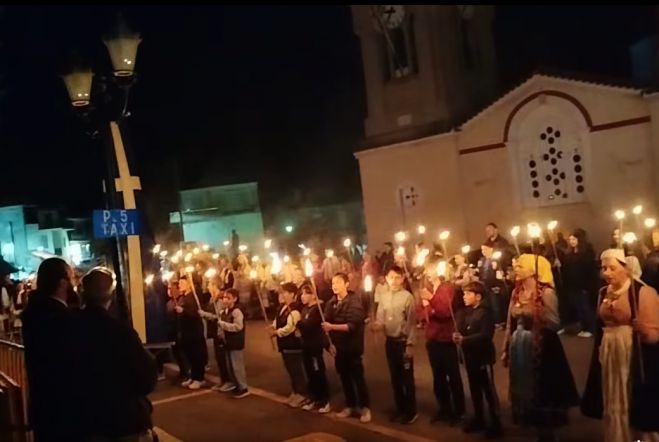 Εντυπωσιακή Λαμπαδηφορία στο Λεβίδι - Γιορτάστηκε η μεγάλη νίκη επί των Τούρκων το 1821! (vd)