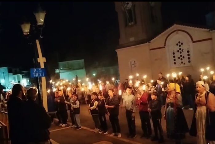 Εντυπωσιακή Λαμπαδηφορία στο Λεβίδι - Γιορτάστηκε η μεγάλη νίκη επί των Τούρκων το 1821! (vd)