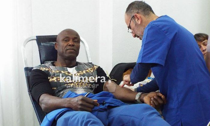 &Sigma;&upsilon;&mu;&beta;&alpha;ί&nu;&epsilon;&iota; &tau;ώ&rho;&alpha;: &Omicron; Jerry Ugen &delta;ί&nu;&epsilon;&iota; &alpha;ί&mu;&alpha; &gamma;&iota;&alpha; &pi;&alpha;&iota;&delta;&iota;ά &mu;&epsilon; &kappa;&alpha;&rho;&kappa;ί&nu;&omicron; &sigma;&tau;&eta;&nu; &Tau;&rho;ί&pi;&omicron;&lambda;&eta;!