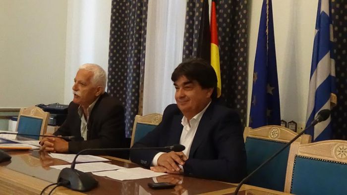 "&Eta; &Mu;&Omicron;&Mu;&Alpha; έ&chi;&epsilon;&iota; &alpha;&phi;ή&sigma;&epsilon;&iota; &sigma;&epsilon; &delta;&epsilon;ύ&tau;&epsilon;&rho;&eta; &mu;&omicron;ί&rho;&alpha; &tau;&eta;&nu; &pi;&lambda;&eta;&mu;&mu;&upsilon;&rho;&iota;&sigma;&mu;έ&nu;&eta; &Alpha;&rho;&kappa;&alpha;&delta;ί&alpha;"