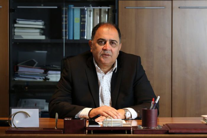 &Omicron;&iota; &epsilon;&upsilon;&chi;έ&sigmaf; &tau;&omicron;&upsilon; &Delta;&eta;&mu;ή&tau;&rho;&eta; &Mu;&pi;&omicron;&rho;&omicron;&beta;ή&lambda;&omicron;&upsilon;: "&Epsilon;&lambda;&pi;ί&zeta;&omicron;&upsilon;&mu;&epsilon; ό&tau;&iota; &pi;&omicron;&lambda;ύ &sigma;ύ&nu;&tau;&omicron;&mu;&alpha; &theta;&alpha; &epsilon;ί&mu;&alpha;&sigma;&tau;&epsilon; &kappa;&alpha;&iota; &pi;ά&lambda;&iota; ό&lambda;&omicron;&iota; &mu;&alpha;&zeta;ί, &delta;ί&pi;&lambda;&alpha; &sigma;&tau;&omicron;&nu; &Alpha;&Sigma;&Tau;&Epsilon;&Rho;&Alpha; &mu;&alpha;&sigmaf;!"