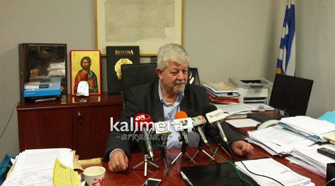 &laquo;&Eta; &Tau;&rho;ί&pi;&omicron;&lambda;&eta; &delta;&epsilon;&nu; &theta;&alpha; &xi;&alpha;&nu;&alpha;&zeta;ή&sigma;&epsilon;&iota; &pi;&omicron;&tau;έ &xi;&alpha;&nu;ά &tau;έ&tau;&omicron;&iota;&epsilon;&sigmaf; &kappa;&alpha;&tau;&alpha;&sigma;&tau;ά&sigma;&epsilon;&iota;&sigmaf;&raquo; &epsilon;ί&pi;&epsilon; &omicron; &Delta;ή&mu;&alpha;&rho;&chi;&omicron;&sigmaf; &gamma;&iota;&alpha; &tau;&alpha; &sigma;&kappa;&omicron;&upsilon;&pi;ί&delta;&iota;&alpha;! (vd)