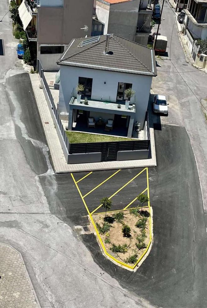 &Delta;ή&mu;&omicron;&sigmaf; &Tau;&rho;ί&pi;&omicron;&lambda;&eta;&sigmaf; | &Mu;ί&alpha; ό&mu;&omicron;&rho;&phi;&eta; &pi;&alpha;&rho;έ&mu;&beta;&alpha;&sigma;&eta; &sigma;&tau;&eta;&nu; &omicron;&delta;ό &Tau;&rho;&iota;&kappa;ό&rho;&phi;&omega;&nu;!