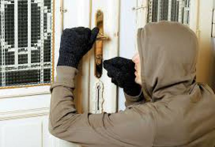 &Nu;έ&alpha; &delta;&iota;ά&rho;&rho;&eta;&xi;&eta; &sigma;&epsilon; &sigma;&pi;ί&tau;&iota; &tau;&eta;&sigmaf; &Beta;&lambda;&alpha;&chi;έ&rho;&nu;&alpha;&sigmaf;