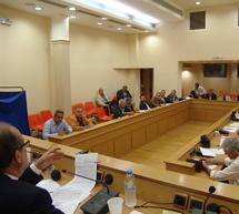 &laquo;&Upsilon;&gamma;&epsilon;&iota;&omicron;&nu;&omicron;&mu;&iota;&kappa;ή &beta;ό&mu;&beta;&alpha; &omicron;&iota; &lambda;&alpha;&theta;&rho;&omicron;&mu;&epsilon;&tau;&alpha;&nu;ά&sigma;&tau;&epsilon;&sigmaf; &gamma;&iota;&alpha; &tau;&eta;&nu; &Pi;&epsilon;&lambda;&omicron;&pi;ό&nu;&nu;&eta;&sigma;&omicron;&raquo;! (vd)