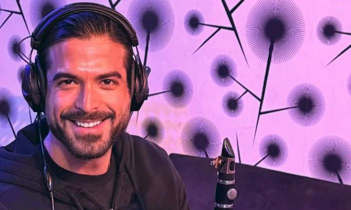 &Lambda;&alpha;&chi;&tau;ά&rho;&alpha; &gamma;&iota;&alpha; &tau;&omicron;&nu; Ά&rho;&eta; &Mu;&omicron;&upsilon;&gamma;&kappa;&omicron;&pi;έ&tau;&rho;&omicron;: &laquo;&Zeta;&omega; &alpha;&pi;ό &theta;&alpha;ύ&mu;&alpha; &gamma;&iota;&alpha; &alpha;&kappa;ό&mu;&alpha; &mu;&iota;&alpha; &phi;&omicron;&rho;ά&raquo;