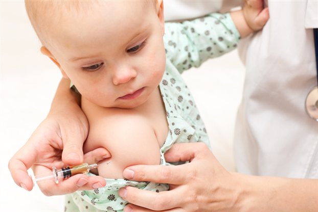 Απόφαση για την εμβολιαστική κάλυψη απόρων και ανασφάλιστων παιδιών υπέγραψε ο Ανδρέας Λυκουρέντζος