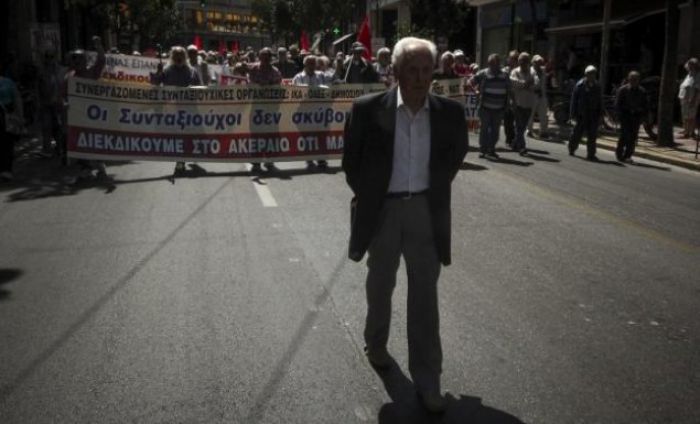 Δικαίωση για συνταξιούχο | Του επιστρέφονται 11.184 ευρώ από κομμένα δώρα και μειώσεις