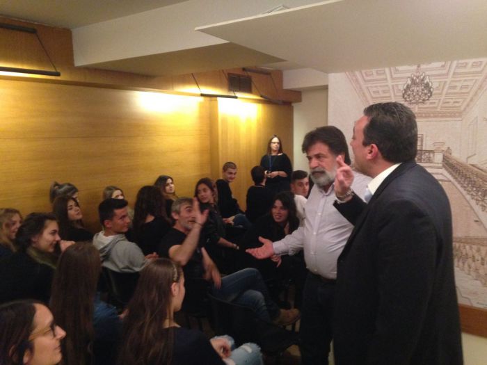 Μαθητές και καθηγητές του ΕΠΑΛ Μεγαλόπολης υποδέχθηκε στη Βουλή ο Κώστας Βλάσης (εικόνες)