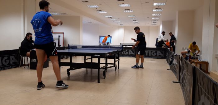 &Mu;&epsilon; &nu;ί&kappa;&eta; &xi;&epsilon;&kappa;ί&nu;&eta;&sigma;&epsilon; &tau;&omicron; ping pong &tau;&eta;&sigmaf; &Alpha;&Epsilon;&Kappa; &Tau;&rho;ί&pi;&omicron;&lambda;&eta;&sigmaf;