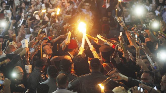 &Delta;&epsilon;ί&tau;&epsilon; live &tau;&eta;&nu; &tau;&epsilon;&lambda;&epsilon;&tau;ή &Alpha;&phi;ή&sigmaf; &tau;&omicron;&upsilon; &Alpha;&gamma;ί&omicron;&upsilon; &Phi;&omega;&tau;ό&sigmaf; &alpha;&pi;ό &tau;&alpha; &Iota;&epsilon;&rho;&omicron;&sigma;ό&lambda;&upsilon;&mu;&alpha;!