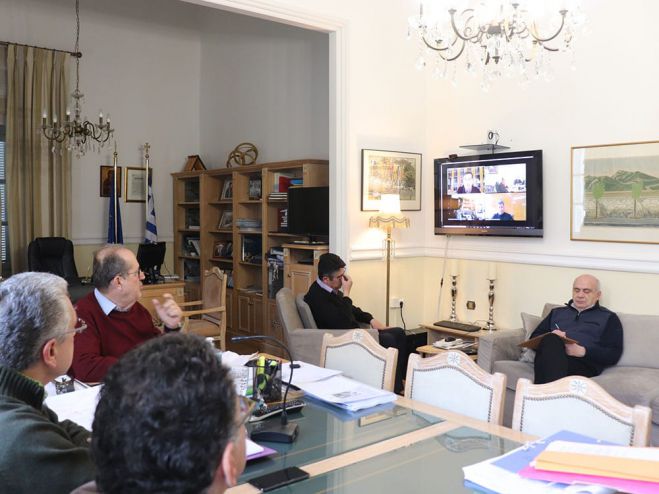 &Kappa;&omicron;&rho;&omega;&nu;&omicron;ϊό&sigmaf; | &Sigma;&tau;&alpha; 18 &tau;&alpha; &kappa;&rho;&omicron;ύ&sigma;&mu;&alpha;&tau;&alpha; &sigma;&tau;&eta;&nu; &Pi;&epsilon;&rho;&iota;&phi;έ&rho;&epsilon;&iota;&alpha; &Pi;&epsilon;&lambda;&omicron;&pi;&omicron;&nu;&nu;ή&sigma;&omicron;&upsilon; - &Tau;&rho;ί&alpha; &sigma;&tau;&eta;&nu; &Alpha;&rho;&kappa;&alpha;&delta;ί&alpha;