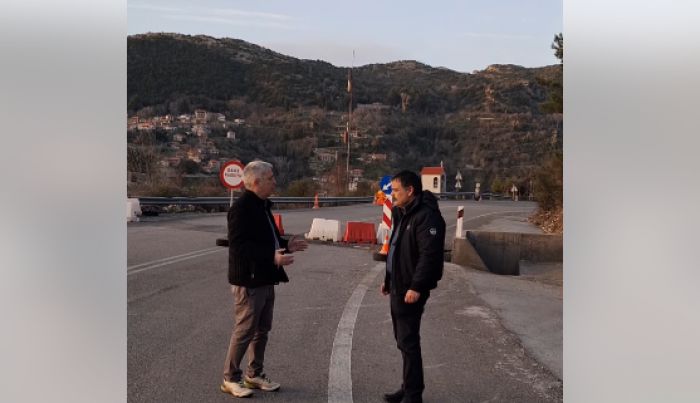 &Mu;ά&kappa;&alpha;&rho;&eta;&sigmaf;-&Phi;&alpha;&rho;ά&nu;&tau;&omicron;&sigmaf;: "Ό&chi;&iota; ά&lambda;&lambda;&alpha; &pi;&rho;&omicron;&beta;&lambda;&eta;&mu;&alpha;&tau;&alpha; &sigma;&tau;&iota;&sigmaf; &zeta;&omega;έ&sigmaf; &tau;&omega;&nu; &kappa;&alpha;&tau;&omicron;ί&kappa;&omega;&nu; &tau;&eta;&sigmaf; &Gamma;&omicron;&rho;&tau;&upsilon;&nu;ί&alpha;&sigmaf;!"