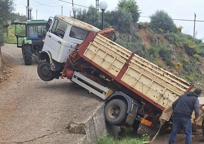 &Gamma;&omicron;&rho;&tau;&upsilon;&nu;ί&alpha; | &Sigma;&omicron;&beta;&alpha;&rho;ό &tau;&rho;&omicron;&chi;&alpha;ί&omicron; &sigma;&tau;&omicron; &Lambda;&iota;&beta;&alpha;&delta;ά&kappa;&iota; &ndash; &Alpha;&nu;ά&gamma;&kappa;&eta; &gamma;&iota;&alpha; ά&mu;&epsilon;&sigma;&alpha; &mu;έ&tau;&rho;&alpha; (&epsilon;&iota;&kappa;ό&nu;&epsilon;&sigmaf;)