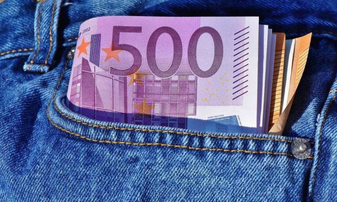 &Alpha;&upsilon;&xi;ή&sigma;&epsilon;&iota;&sigmaf; &mu;&iota;&sigma;&theta;ώ&nu; &sigma;&tau;&omicron;&nu; &iota;&delta;&iota;&omega;&tau;&iota;&kappa;ό &tau;&omicron;&mu;έ&alpha; - &Delta;&epsilon;ί&tau;&epsilon; &tau;&alpha; &pi;&omicron;&sigma;ά