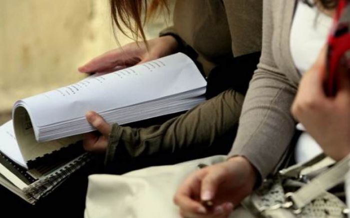 Πανελλαδικές εξετάσεις - Οι απαντήσεις στα θέματα Νεοελληνικής Γλώσσας