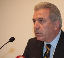 Εκλέγεται βουλευτής
ο Δημήτρης Αβραμόπουλος (από το Ελληνικό Γορτυνίας)