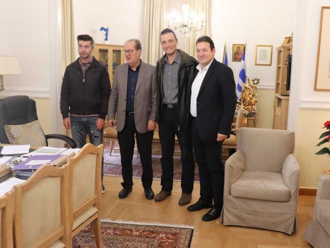 &Mu;&epsilon; &sigma;&upsilon;&mu;&beta;&alpha;&sigma;&iota;&omicron;ύ&chi;&omicron;&upsilon;&sigmaf; &pi;&upsilon;&rho;&omicron;&sigma;&beta;έ&sigma;&tau;&epsilon;&sigmaf; &sigma;&upsilon;&nu;&alpha;&nu;&tau;ή&theta;&eta;&kappa;&epsilon; &omicron; &Pi;&epsilon;&rho;&iota;&phi;&epsilon;&rho;&epsilon;&iota;ά&rho;&chi;&eta;&sigmaf;