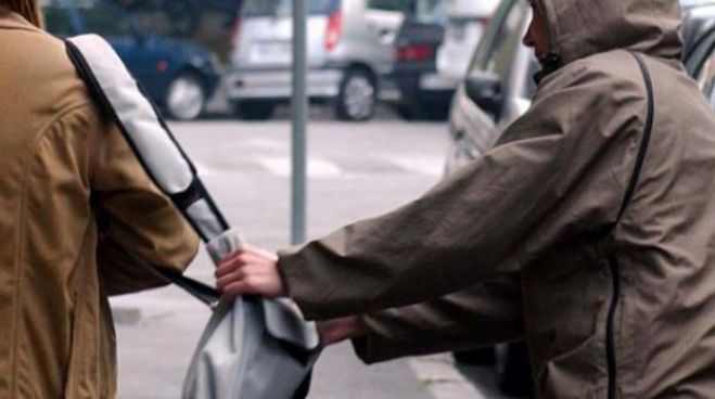 Ανήλικους «τσαντάκηδες» … «τσίμπησε» η αστυνομία στην Τρίπολη!