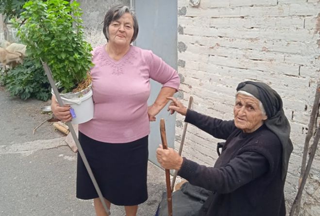 &Alpha;&phi;&iota;έ&rho;&omega;&mu;&alpha; &sigma;&tau;&omicron; &chi;&omega;&rho;&iota;ό | &laquo;&Omicron;&iota; &epsilon;&nu;&alpha;&pi;&omicron;&mu;&epsilon;ί&nu;&alpha;&nu;&tau;&epsilon;&sigmaf;&raquo; &tau;&omicron;&upsilon; &Nu;&epsilon;&omicron;&chi;&omega;&rho;ί&omicron;&upsilon; &Phi;&alpha;&lambda;&alpha;&iota;&sigma;ί&alpha;&sigmaf;