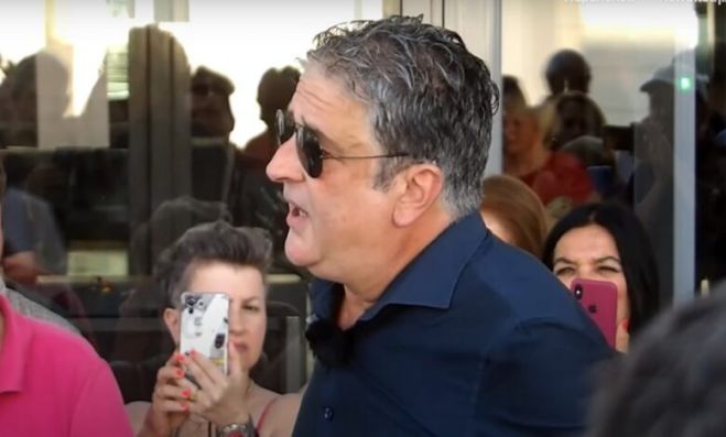 &Omicron;&mu;ό&phi;&omega;&nu;&alpha; &alpha;&theta;ώ&omicron;&sigmaf; &omicron; &Nu;ί&kappa;&omicron;&sigmaf; &Alpha;&nu;&tau;&omega;&nu;&iota;ά&delta;&eta;&sigmaf; &gamma;&iota;&alpha; &tau;&iota;&sigmaf; &kappa;&alpha;&tau;&eta;&gamma;&omicron;&rho;ί&epsilon;&sigmaf; "&pi;&epsilon;&rho;ί &psi;&epsilon;&upsilon;&delta;ώ&nu; &epsilon;&iota;&delta;ή&sigma;&epsilon;&omega;&nu;" &gamma;&iota;&alpha; &tau;&alpha; &epsilon;&mu;&beta;ό&lambda;&iota;&alpha;