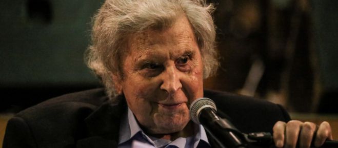 &Sigma;&kappa;&lambda;&eta;&rho;ή &alpha;&pi;ά&nu;&tau;&eta;&sigma;&eta; &Mu;. &Theta;&epsilon;&omicron;&delta;&omega;&rho;ά&kappa;&eta; &sigma;&epsilon; &Sigma;&Upsilon;&Rho;&Iota;&Zeta;&Alpha; &gamma;&iota;&alpha; &Mu;&alpha;&kappa;&epsilon;&delta;&omicron;&nu;ί&alpha;: &laquo;&Pi;&omicron;ύ &nu;&alpha; &phi;&alpha;&nu;&tau;&alpha;&sigma;&tau;&epsilon;ί&tau;&epsilon; ό&tau;&iota; έ&nu;&alpha;&sigmaf; &alpha;&rho;&iota;&sigma;&tau;&epsilon;&rho;ό&sigmaf; &mu;&pi;&omicron;&rho;&epsilon;ί &nu;&alpha; &epsilon;ί&nu;&alpha;&iota; &pi;&alpha;&tau;&rho;&iota;ώ&tau;&eta;&sigmaf;;&raquo;