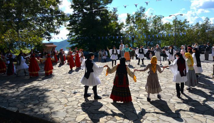 &Omicron;&iota; &epsilon;&kappa;&delta;&eta;&lambda;ώ&sigma;&epsilon;&iota;&sigmaf; &sigma;&tau;&omicron;&nu; &iota;&sigma;&tau;&omicron;&rho;&iota;&kappa;ό &chi;ώ&rho;&omicron; &tau;&omicron;&upsilon; &Lambda;&iota;&mu;&pi;&omicron;&beta;&iota;&sigma;ί&omicron;&upsilon; &gamma;&iota;&alpha; &tau;&eta;&nu; Ά&lambda;&omega;&sigma;&eta; (&epsilon;&iota;&kappa;ό&nu;&epsilon;&sigmaf;)