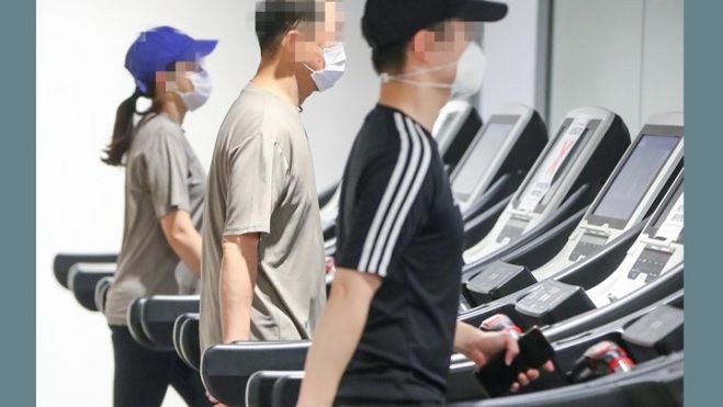 &Delta;&iota;&epsilon;&theta;&nu;ή&sigmaf; &mu;&epsilon;&lambda;έ&tau;&eta; | &Mu;&epsilon;&iota;&omega;&mu;έ&nu;&omicron;&sigmaf; &omicron; &kappa;ί&nu;&delta;&upsilon;&nu;&omicron;&sigmaf; Covid-19 &kappa;&alpha;&iota; &theta;&alpha;&nu;ά&tau;&omicron;&upsilon; &gamma;&iota;&alpha; ό&sigma;&omicron;&upsilon;&sigmaf; &alpha;&sigma;&kappa;&omicron;ύ&nu;&tau;&alpha;&iota; &tau;&alpha;&kappa;&tau;&iota;&kappa;ά