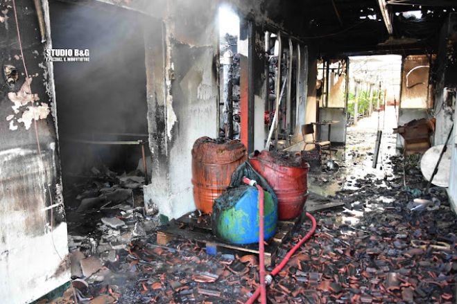 &Mu;&epsilon;&gamma;ά&lambda;&eta; &pi;&upsilon;&rho;&kappa;&alpha;&gamma;&iota;ά &sigma;&epsilon; &epsilon;&gamma;&kappa;&alpha;&tau;&alpha;&sigma;&tau;ά&sigma;&epsilon;&iota;&sigmaf; &theta;&epsilon;&rho;&mu;&omicron;&kappa;&eta;&pi;ί&omicron;&upsilon; &sigma;&tau;&omicron; &Nu;&alpha;ύ&pi;&lambda;&iota;&omicron; (vd)