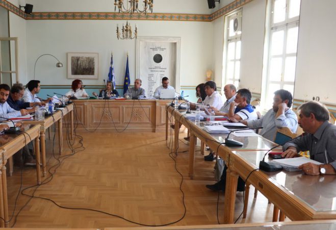 Έ&rho;&gamma;&alpha; &gamma;&iota;&alpha; &tau;&eta;&nu; &Alpha;&rho;&kappa;&alpha;&delta;ί&alpha; &alpha;&pi;&omicron;&phi;&alpha;&sigma;ί&zeta;&epsilon;&iota; &eta; &Omicron;&iota;&kappa;&omicron;&nu;&omicron;&mu;&iota;&kappa;ή &Epsilon;&pi;&iota;&tau;&rho;&omicron;&pi;ή &tau;&eta;&sigmaf; &Pi;&epsilon;&rho;&iota;&phi;έ&rho;&epsilon;&iota;&alpha;&sigmaf;