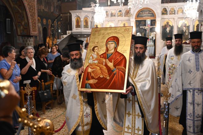 &Tau;&omicron; &Iota;&epsilon;&rho;ό &Epsilon;&iota;&kappa;ό&nu;&iota;&sigma;&mu;&alpha; &tau;&eta;&sigmaf; &Pi;&alpha;&nu;&alpha;&gamma;ί&alpha;&sigmaf; &Tau;&rho;&iota;&chi;&epsilon;&rho;&omicron;ύ&sigma;&alpha;&sigmaf; &sigma;&tau;&omicron; &Nu;&alpha;ό &Alpha;&gamma;ί&alpha;&sigmaf; &Beta;&alpha;&rho;&beta;ά&rho;&alpha;&sigmaf; &Tau;&rho;ί&pi;&omicron;&lambda;&eta;&sigmaf; (&epsilon;&iota;&kappa;ό&nu;&epsilon;&sigmaf;)
