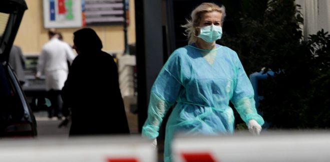 &Kappa;&omicron;&rho;&omicron;&nu;&omicron;ϊό&sigmaf; | 230 &kappa;&rho;&omicron;ύ&sigma;&mu;&alpha;&tau;&alpha; &kappa;&alpha;&iota; 3 &theta;ά&nu;&alpha;&tau;&omicron;&iota; &sigma;&tau;&eta;&nu; &Epsilon;&lambda;&lambda;ά&delta;&alpha; - &Nu;έ&alpha; &kappa;&rho;&omicron;ύ&sigma;&mu;&alpha;&tau;&alpha; &sigma;&epsilon; &Alpha;&rho;&gamma;&omicron;&lambda;ί&delta;&alpha; &kappa;&alpha;&iota; &Mu;&epsilon;&sigma;&sigma;&eta;&nu;ί&alpha;