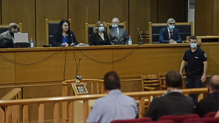 Εγκληματική οργάνωση η Χρυσή Αυγή | Καταδικάστηκαν Μιχαλολιάκος, Κασιδιάρης, Λαγός, Γερμενής, Παναγιώταρος και Παπάς