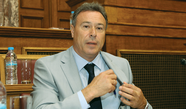 &Gamma;&iota;ά&nu;&nu;&eta;&sigmaf; &Sigma;&gamma;&omicron;&upsilon;&rho;ό&sigmaf; &gamma;&iota;&alpha; &tau;&alpha; &sigma;&kappa;&omicron;&upsilon;&pi;ί&delta;&iota;&alpha;: &laquo;&Delta;&epsilon;&nu; &mu;&pi;&omicron;&rho;&omicron;ύ&mu;&epsilon; &nu;&alpha; &alpha;&phi;ή&sigma;&omicron;&upsilon;&mu;&epsilon; &tau;&eta;&nu; &Tau;&rho;ί&pi;&omicron;&lambda;&eta;, &nu;&alpha; &gamma;ί&nu;&epsilon;&iota; &Nu;ά&pi;&omicron;&lambda;&iota;&raquo;!