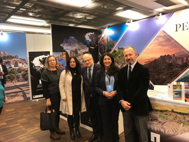 &Eta; &Pi;&epsilon;&rho;&iota;&phi;έ&rho;&epsilon;&iota;&alpha; &Pi;&epsilon;&lambda;&omicron;&pi;&omicron;&nu;&nu;ή&sigma;&omicron;&upsilon; &sigma;&tau;&omicron; Grecka Panorama &sigma;&tau;&eta; &Beta;&alpha;&rho;&sigma;&omicron;&beta;ί&alpha;