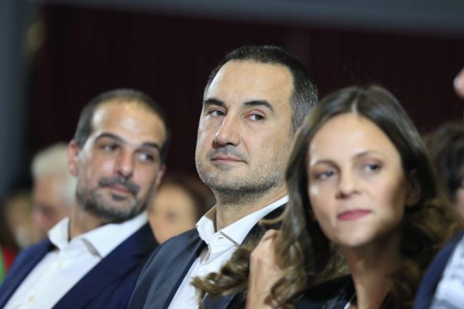 &Nu;έ&alpha; &Alpha;&rho;&iota;&sigma;&tau;&epsilon;&rho;ά | &Alpha;&nu;&epsilon;&xi;&alpha;&rho;&tau;&eta;&tau;&omicron;&pi;&omicron;&iota;ή&theta;&eta;&kappa;&alpha;&nu; 7 &beta;&omicron;&upsilon;&lambda;&epsilon;&upsilon;&tau;έ&sigmaf;, &kappa;&epsilon;ί&mu;&epsilon;&nu;&omicron; &alpha;&pi;&omicron;&chi;ώ&rho;&eta;&sigma;&eta;&sigmaf; &alpha;&pi;ό 150 &sigma;&tau;&epsilon;&lambda;έ&chi;&eta; &sigma;&upsilon;&nu;&omicron;&lambda;&iota;&kappa;ά