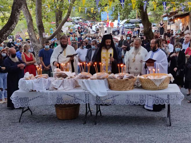 &Eta; &gamma;&iota;&omicron;&rho;&tau;ή &tau;&eta;&sigmaf; &Alpha;&gamma;ί&alpha;&sigmaf; &Theta;&epsilon;&omicron;&delta;ώ&rho;&alpha;&sigmaf; &sigma;&tau;&omicron; &Beta;ά&sigma;&tau;&alpha; &Alpha;&rho;&kappa;&alpha;&delta;ί&alpha;&sigmaf; (&epsilon;&iota;&kappa;ό&nu;&epsilon;&sigmaf;)