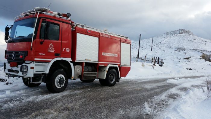 Χιόνια | Με το πυροσβεστικό όχημα Βυτίνας μεταφέρθηκε γιατρός στο Κέντρο Υγείας!