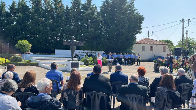 &Kappa;&epsilon;&rho;&alpha;&sigma;ί&tau;&sigma;&alpha; | &Tau;&iota;&mu;ή&theta;&eta;&kappa;&epsilon; &eta; &mu;&nu;ή&mu;&eta; &tau;&omicron;&upsilon; Ή&rho;&omega;&alpha; &tau;&eta;&sigmaf; &Epsilon;&iota;&rho;ή&nu;&eta;&sigmaf;, &Gamma;&rho;&eta;&gamma;ό&rho;&eta; &Lambda;&alpha;&mu;&pi;&rho;ά&kappa;&eta; (&epsilon;&iota;&kappa;ό&nu;&epsilon;&sigmaf; - &beta;ί&nu;&tau;&epsilon;&omicron;)